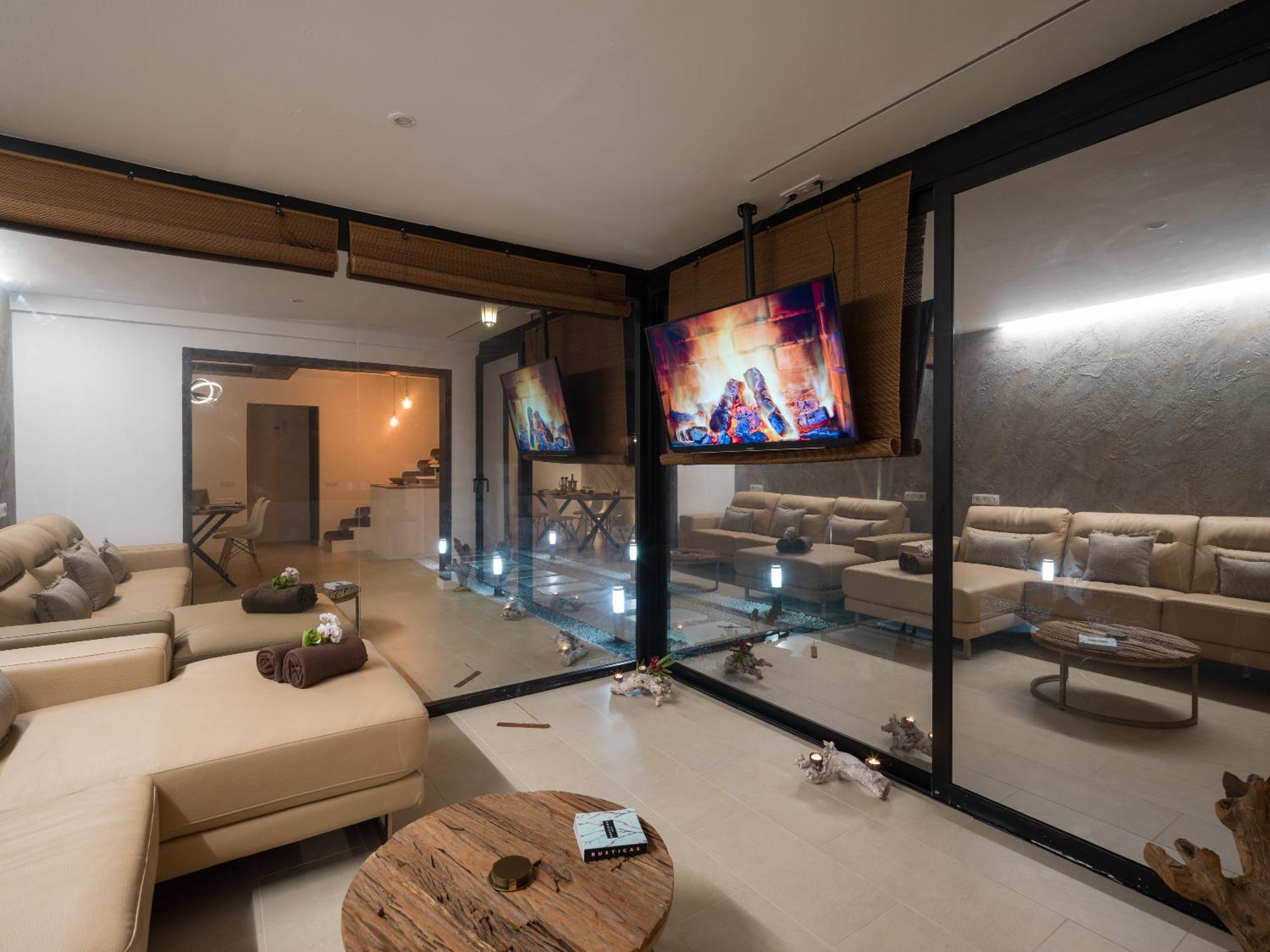 Giraud I - Luxurious Secluded Villa Next To The Sea 拉哈雷斯 外观 照片